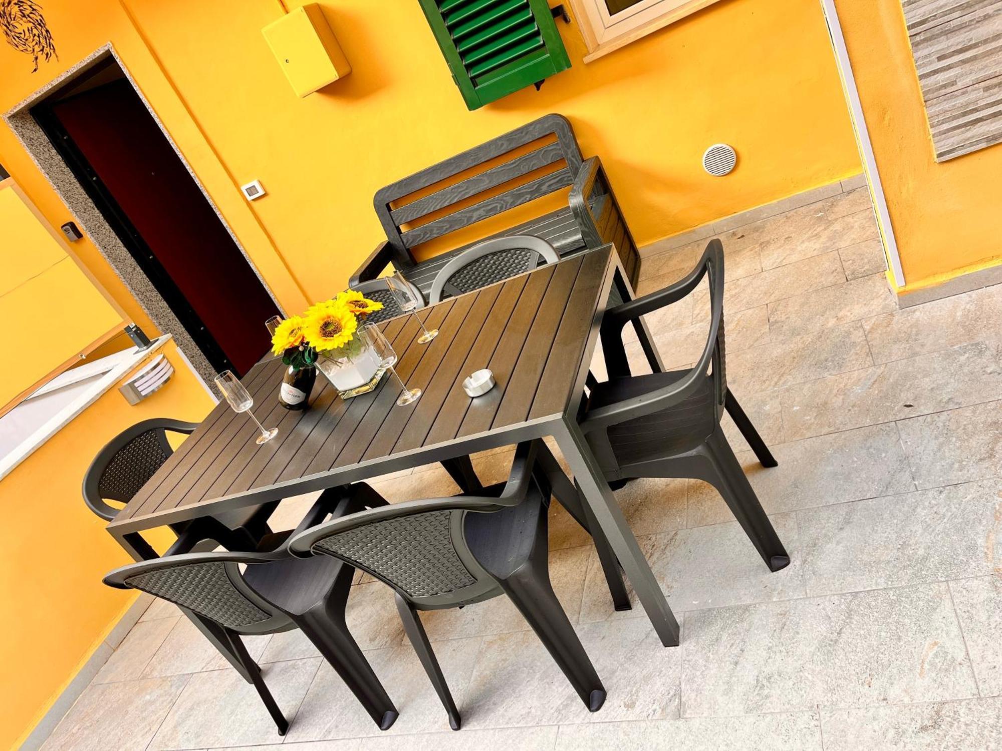 La Casetta Del Vicolo La Spezia Exterior foto